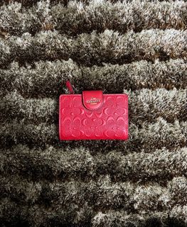 Coach medium corner zip red