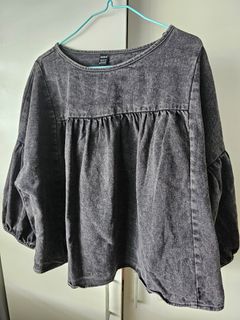 (Category: ) located in . Submitted by preloved.chickyboomboom (Listing ID 1359813384, Image 1). Description: .