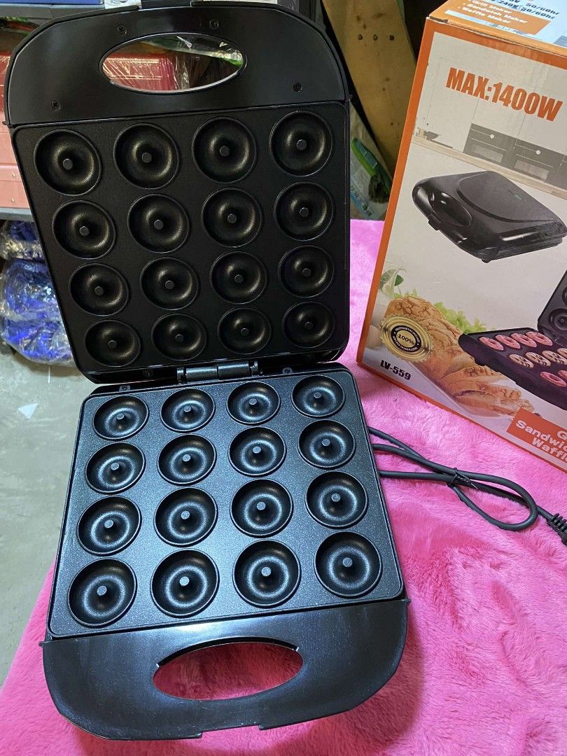 Donut maker (Category: Cookware & Accessories) located in Manila. Submitted by dolorchris69891 (Listing ID 1359702550, Image 2). Description: Donut maker.