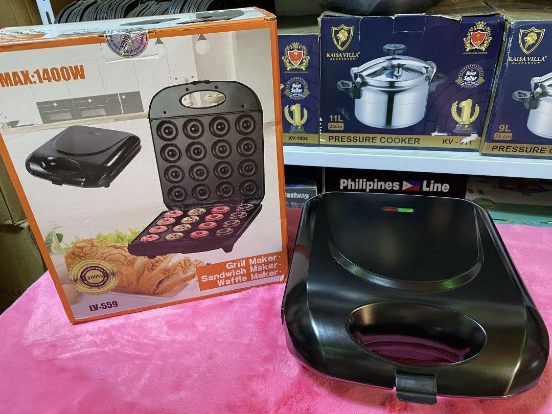 Donut maker (Category: Cookware & Accessories) located in Manila. Submitted by dolorchris69891 (Listing ID 1359702550, Image 1). Description: Donut maker.