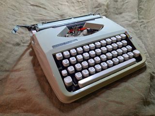 (Category: ) located in . Submitted by typewriter.outlet (Listing ID 1359808952, Image 1). Description: .