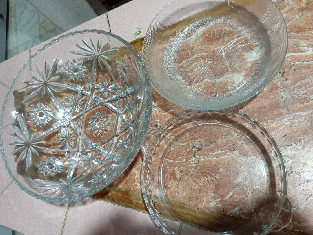 Glasswares for sale (Category: Other Kitchenware & Tableware) located in Makati City. Submitted by qwerty1026 (Listing ID 1359753977, Image 1). Description: glasswares for sale never been used no box 3 for 200.