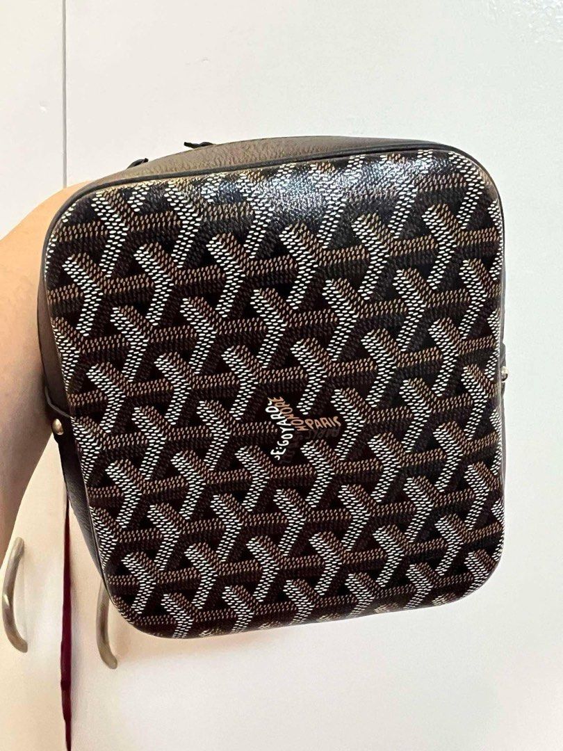 GOYARD Petit Flot Bucket Bag (Category: Luxury Bags & Wallets) located in Cavite. Submitted by louiessaliviac (Listing ID 1359829163, Image 3). Description: ✅ GOYARD Petit Flot Bucket Bag, 95% new, used 3-4x, complete inclusions, — dustbag, tag, cards, Yours for only 120,000 Message me 09175412410.