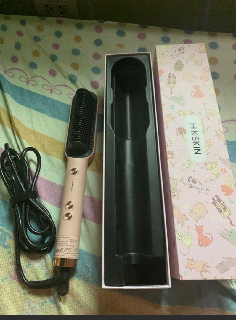 Hair Comb Straightening (Category: Hair) located in Manila. Submitted by zaaa02_ (Listing ID 1359684179, Image 2). Description: Bnew😍 Brand: K-Skin Hair Comb Straightening With box Pink💞.
