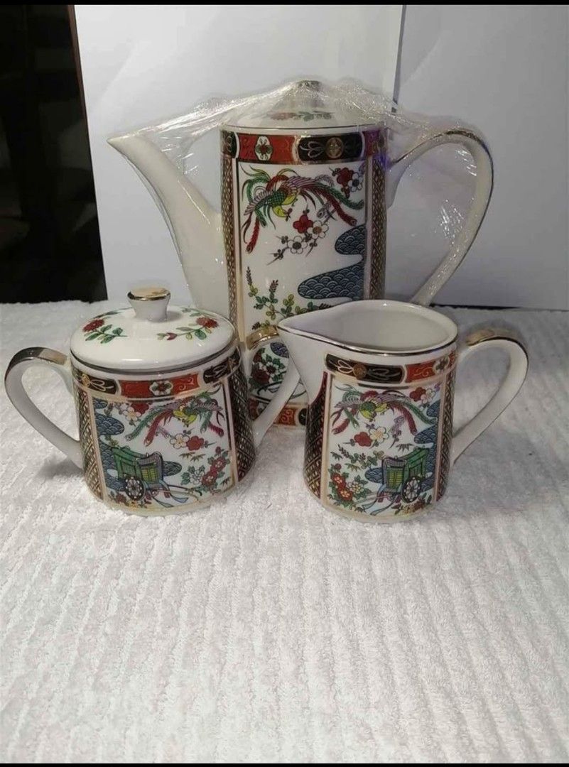 IMARI PORCELAINE TEA SET JAPAN (Category: Coffee & Tea Tableware) located in Liloan. Submitted by aidolcapz88 (Listing ID 1359754074, Image 1). Description: Take all 3pcs set..