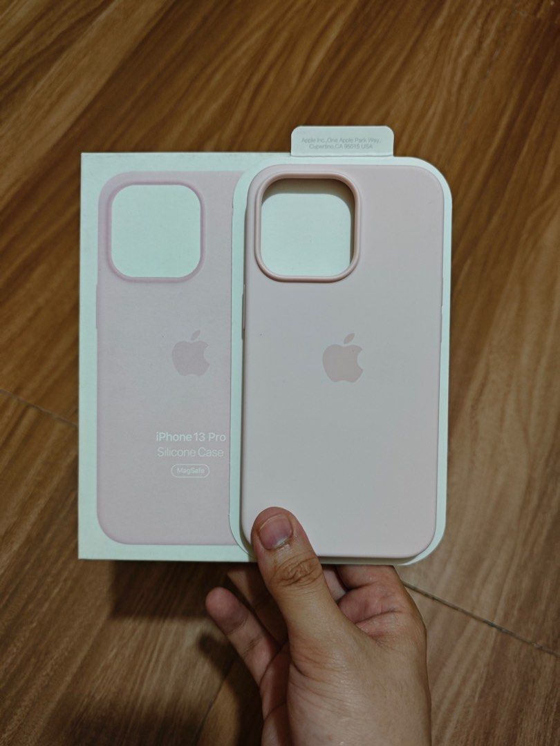 iPhone 13 Pro Magsafe Silicone Case (Category: Cases & Sleeves) located in Manila. Submitted by ceeyashop (Listing ID 1359659703, Image 1). Description: Pm me, Available on hand [ Other colors are also available ] Lalamove,Grab,J&T COD will do!.