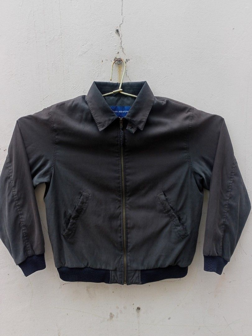 John Ashford Bomber Jacket (Category: Coats, Jackets and Outerwear) located in Marikina City. Submitted by dirtyjay (Listing ID 1359810510, Image 1). Description: John Ashford Bomber Jacket ₱ 350 + Shipping‼️‼️ FIXED :) Good Condition Color rate: 8/10 Small on Tag❗ L - 26 x 24 W - 23 Color may vary due to lighting Please manage your expectation, this is a secondhand item. No RETURN, No EXCHANGE and No REFUND❗❗❗.