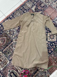 (Category: ) located in . Submitted by ummipreloved (Listing ID 1359683075, Image 1). Description: .