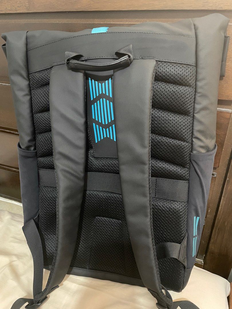 Lenovo Ideapad Gaming Bag (Category: Laptop Bags & Sleeves) located in Makati City. Submitted by buyandchill (Listing ID 1359696753, Image 2). Description: Gaming Laptop Bag Used only once but big enough for me (im petit) .