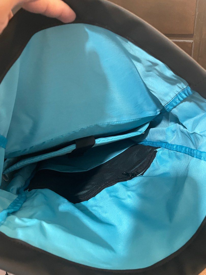 Lenovo Ideapad Gaming Bag (Category: Laptop Bags & Sleeves) located in Makati City. Submitted by buyandchill (Listing ID 1359696753, Image 3). Description: Gaming Laptop Bag Used only once but big enough for me (im petit) .