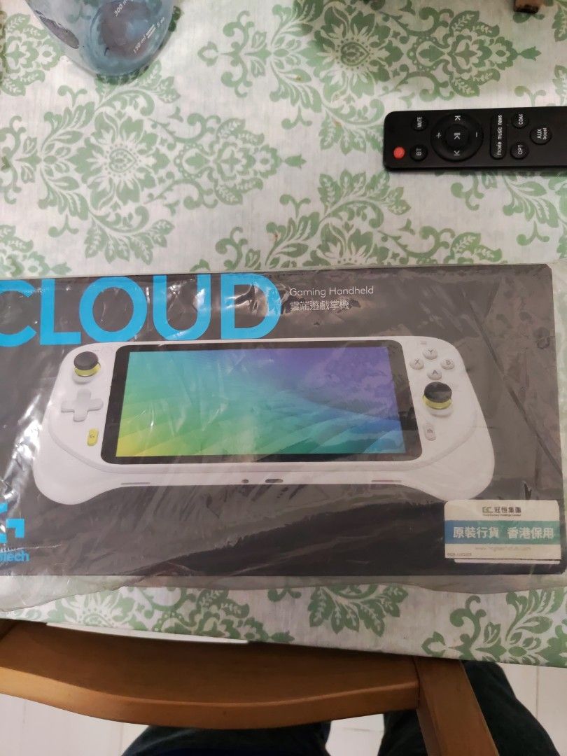 Logitech G Cloud （分類：其他）位於 Hong Kong。 由 josephdesigner 提交（商品編號 1359720196，圖片 1）。簡介： Brand new Logitech G Cloud. Sealed box. Gift from a family. Can be swapped and add money for brand new Steam Deck or brand new Lenovo Legion Go。