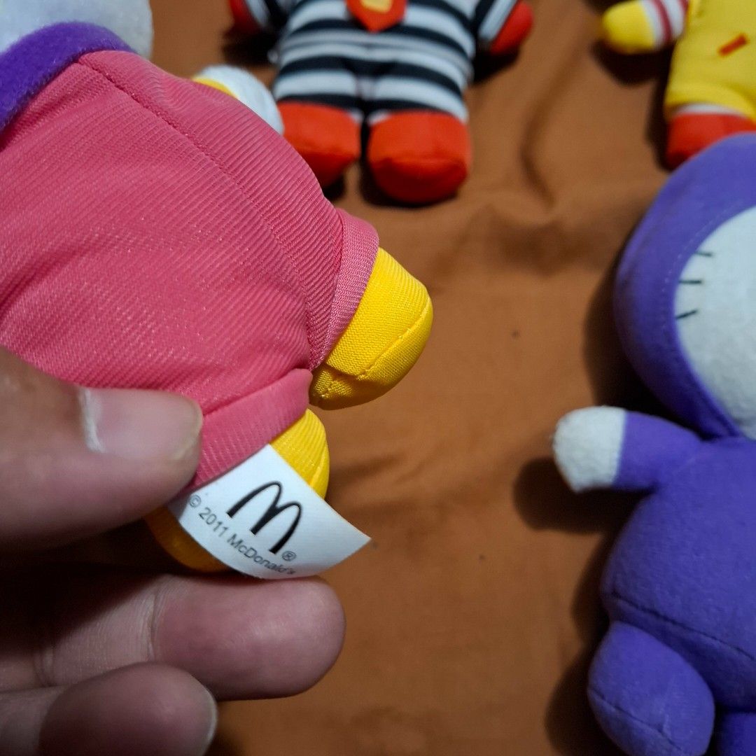 McDo x Hello Kitty Plush Toys 2011 (Category: Plushies & Soft Toys) located in Manila. Submitted by jjprelovedcollections2 (Listing ID 1359709695, Image 2). Description: as is. as set lang po. yung iba may stain. -ukay sourced.
