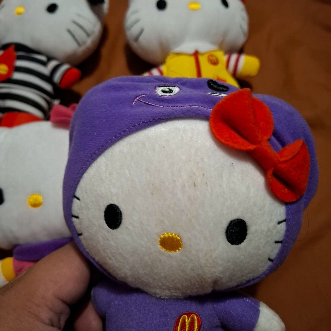 McDo x Hello Kitty Plush Toys 2011 (Category: Plushies & Soft Toys) located in Manila. Submitted by jjprelovedcollections2 (Listing ID 1359709695, Image 3). Description: as is. as set lang po. yung iba may stain. -ukay sourced.