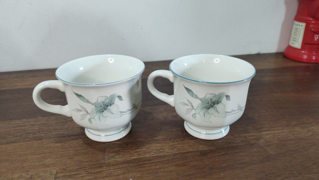Mikasa French Lily (Category: Coffee & Tea Tableware) located in Santa Cruz. Submitted by retroflash (Listing ID 1359730956, Image 2). Description: Mikasa French Lily 🥰 Excellent condition 150 for both.