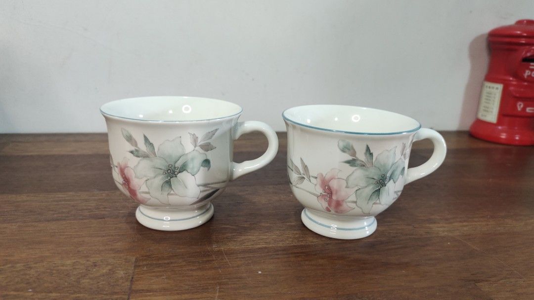 Mikasa French Lily (Category: Coffee & Tea Tableware) located in Santa Cruz. Submitted by retroflash (Listing ID 1359730956, Image 1). Description: Mikasa French Lily 🥰 Excellent condition 150 for both.