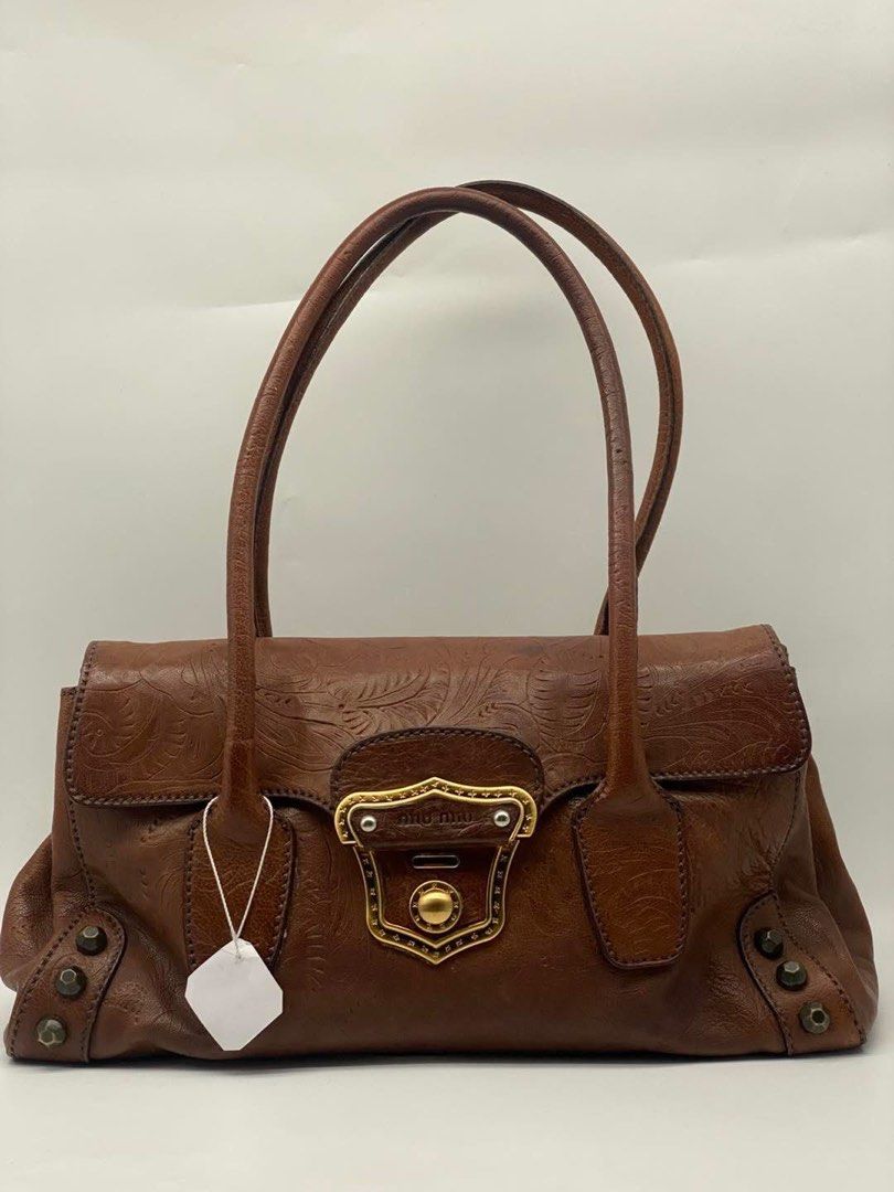Miumiu Vitello (Category: Luxury Bags & Wallets) located in Rizal. Submitted by loois18 (Listing ID 1359798041, Image 1). Description: Miu miu vitello satchel. I’ll send more pictures upon request. ❤️.