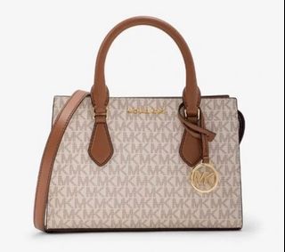 (Category: ) located in . Submitted by tulip.pretty (Listing ID 1359843716, Image 1). Description: .