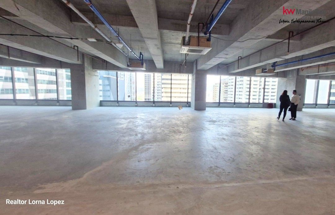Office Space for Lease Glas Tower Ortigas CBD (Category: Commercial) located in Pasay City. Submitted by realtorlornalopez (Listing ID 1359703320, Image 3). Description: Glas Tower is PEZA accredited with the distinction of LEED Platinum for its green features. It can accommodate 24/7 operations. This unit is bareshell with a cement smooth finish. The adjoining unit is also available..