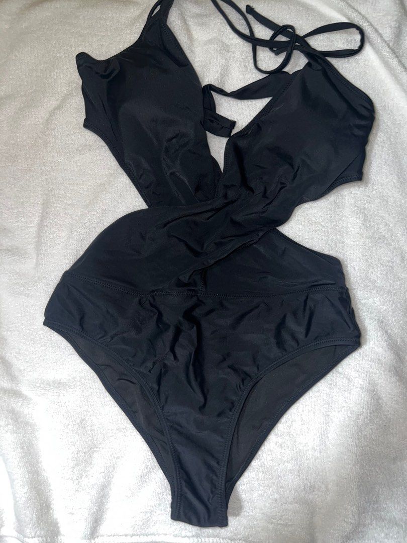 One Piece Swimsuit Criss Cross (Category: Bikinis & Swimsuits) located in Manila. Submitted by ninajoble (Listing ID 1359719630, Image 2). Description: Size: Medium Never been used.