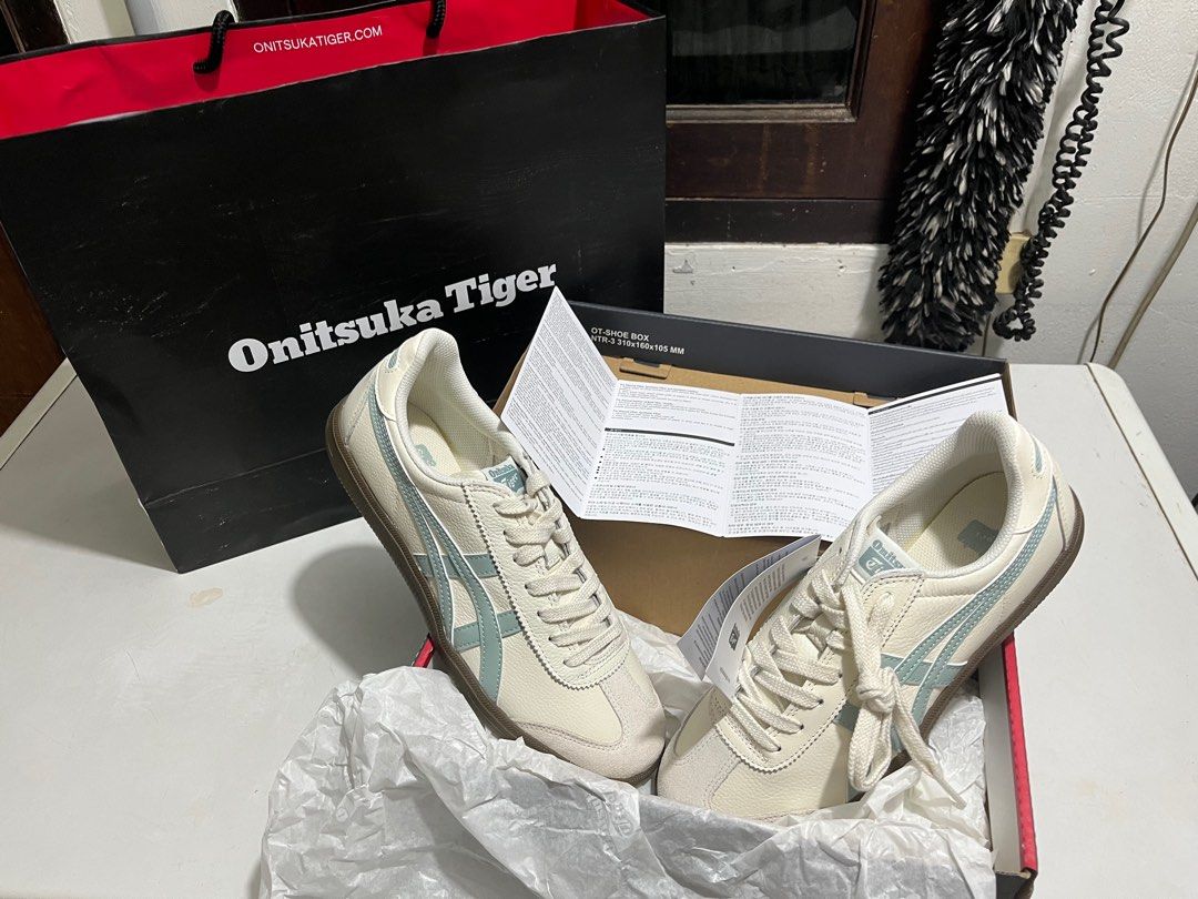 Onitsuka Tiger tokuten, Fesyen Wanita, Sepatu di Carousell