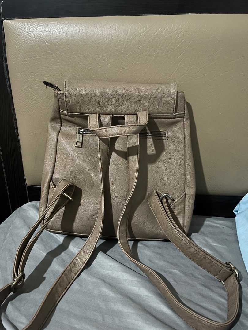 Secosana Bag (Category: Backpacks) located in Paranaque City. Submitted by dnlem (Listing ID 1359779395, Image 2). Description: Secosana Bag Backpack Length: 11.5 inches Width: 13 inches Well used Negotiable Rfs: decluterring DM me for more photos.