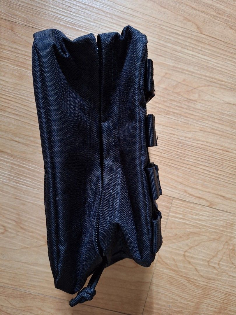 Security items (Category: Other Sports Equipment and Supplies) located in Singapore. Submitted by vicong (Listing ID 1359733464, Image 5). Description: security T shirt M size $8 (Used) , pouch $10 (New) , belt/water bottle pouch $10 each (Used/New) , water bottle holder $2 (New) , arm sleeve white/beige $3 each (New/Used) , collect at tpy north 310199 ..