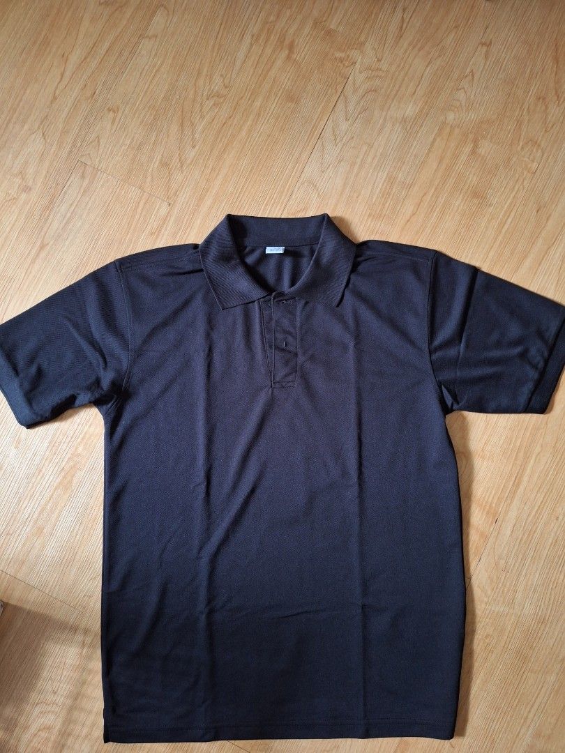 Security items (Category: Other Sports Equipment and Supplies) located in Singapore. Submitted by vicong (Listing ID 1359733464, Image 2). Description: security T shirt M size $8 (Used) , pouch $10 (New) , belt/water bottle pouch $10 each (Used/New) , water bottle holder $2 (New) , arm sleeve white/beige $3 each (New/Used) , collect at tpy north 310199 ..