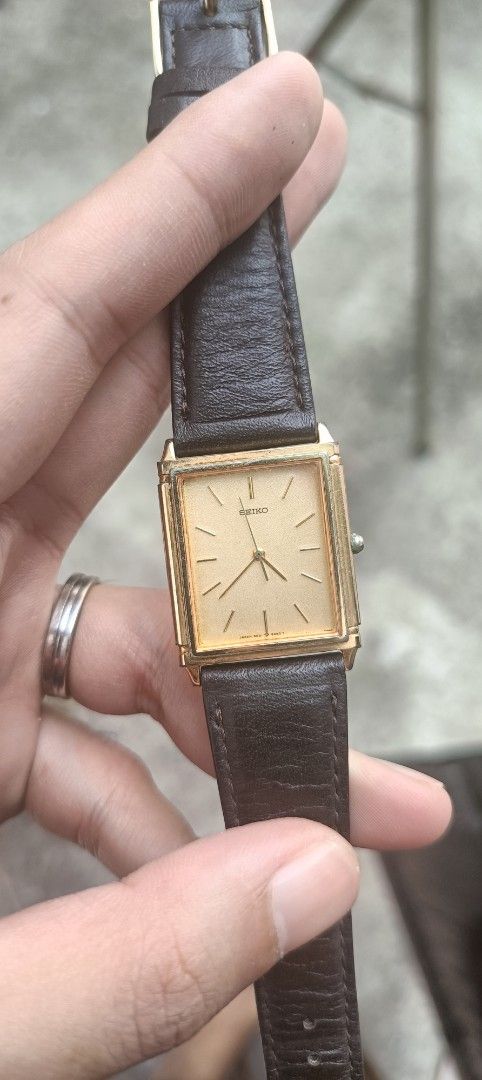 Seiko tank (Category: Luxury Watches) located in Rizal. Submitted by laurentinwatches (Listing ID 1359743821, Image 1). Description: only issue is the faded crown.