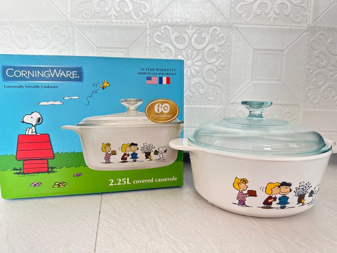 Snoopy Limited-edition Peanuts Corningware 2.5L Covered Casserole