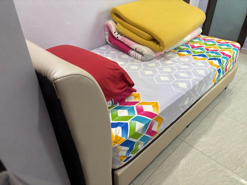Super single bed (Category: Bed Frames & Mattresses) located in Kuala Lumpur. Submitted by GreenLantern22 (Listing ID 1359761237, Image 1). Description: Used bed set for sale to clear space. self pick up. Full purchase price was rm 7k. Bed is 2 years old with minor use (used for 6 months or so).