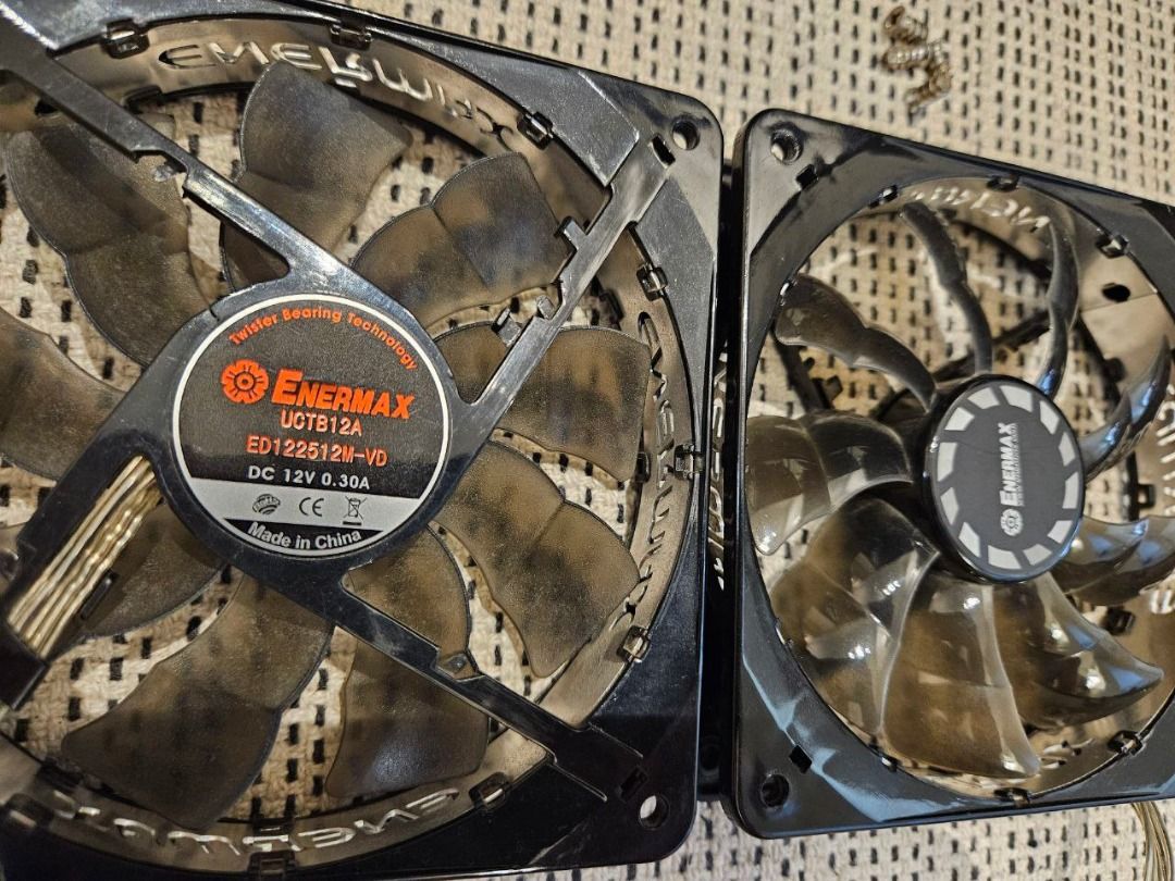 Enermax 120mm PC Case Fans (Category: Computer Parts) located in Pasig City. Submitted by paoalabastro (Listing ID 1359816200, Image 2). Description: WYSIWYG 100% working Screws included No box For sale only MOP: Online transfer, cash.