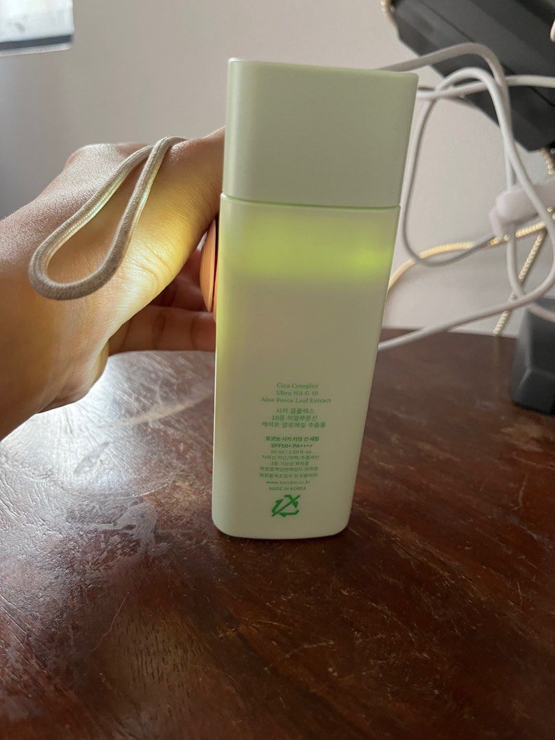 TOCOBO Cica Calming Sun Serum 50 mL Sunscreen (Category: Face Care) located in Paranaque City. Submitted by shhannah (Listing ID 1359684874, Image 3). Description: TOCOBO Cica Calming Cooling Sun Cream SPF 50 PA ++++ 50 mL SEE PIC FOR CONTENT (Consider packaging air pocket pls!) - 1st time trying TOCOBO, unfortunately im not hiyang! :( - probably have used 1-3 mL only (tried for 2 days only) - was looking for a new sunscreen to try but this is no