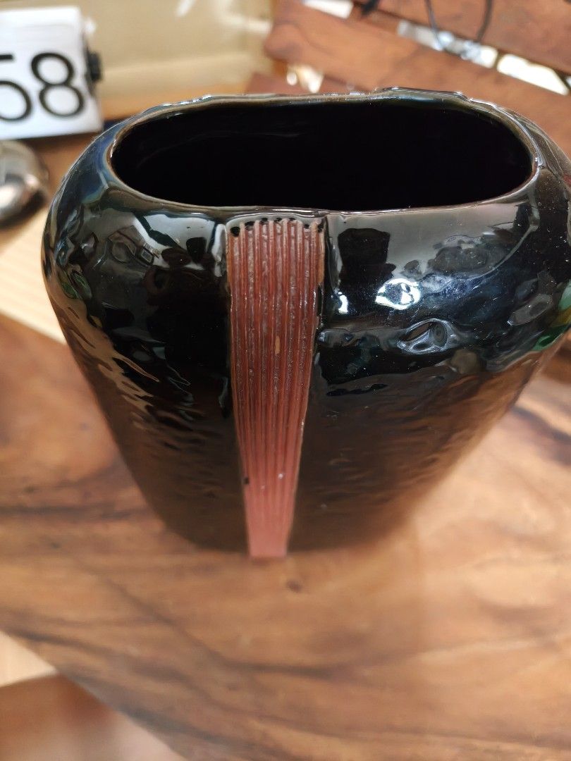 Vase (Category: Vases & Decorative Bowls) located in Quezon City. Submitted by trace.abella (Listing ID 1359693275, Image 3). Description: from japan.no flaws. heavy. decluttering..