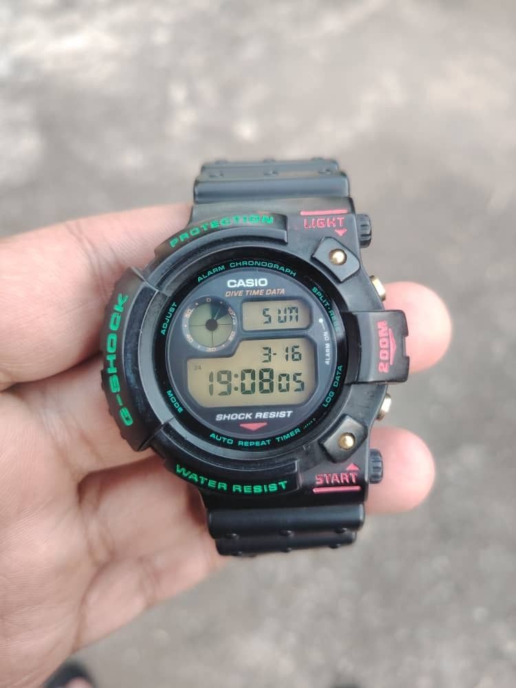 Vintage G-Shock DW-6300 First model frogman, Men's Fashion, Watches ...