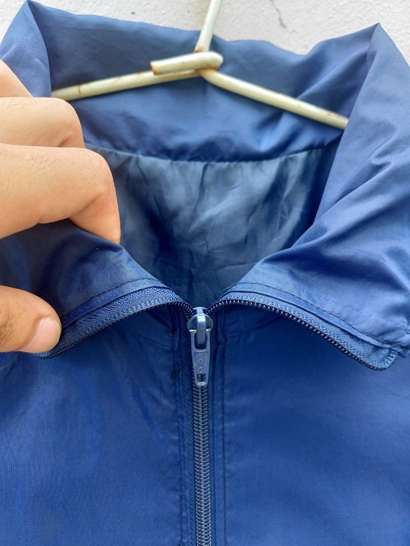 Vtg Hangten Windbreaker (Category: Coats, Jackets and Outerwear) located in Marikina City. Submitted by dirtyjay (Listing ID 1359811740, Image 2). Description: Hangten |CUT Tags❗ ₱ 340 + Shipping ‼️‼️ FIXED :) Excellent Condition Color rate: 10/10 L - 28 x 20 W - 24 Color may vary due to lighting Please manage your expectation, this is a secondhand item. No RETURN, No EXCHANGE and No REFUND❗❗❗.