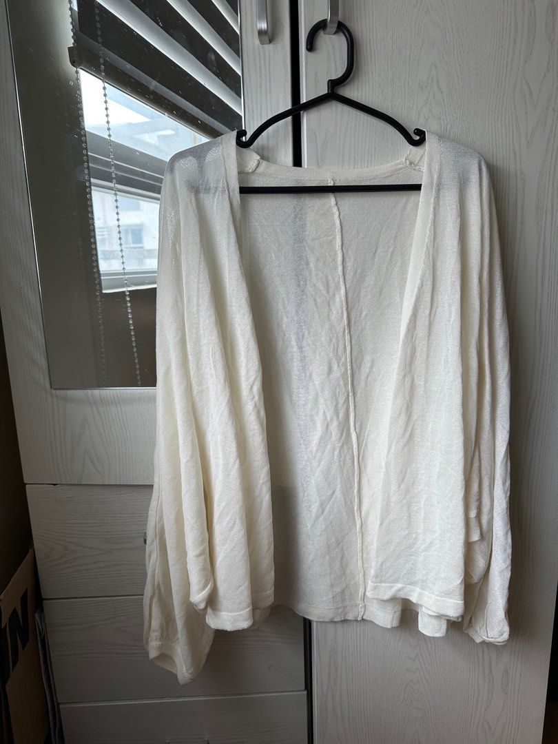 White Cover Up (Category: Longsleeves) located in Cebu City. Submitted by cosmopolitan_source (Listing ID 1359727337, Image 2). Description: - never worn - rfs: clearing out closet.