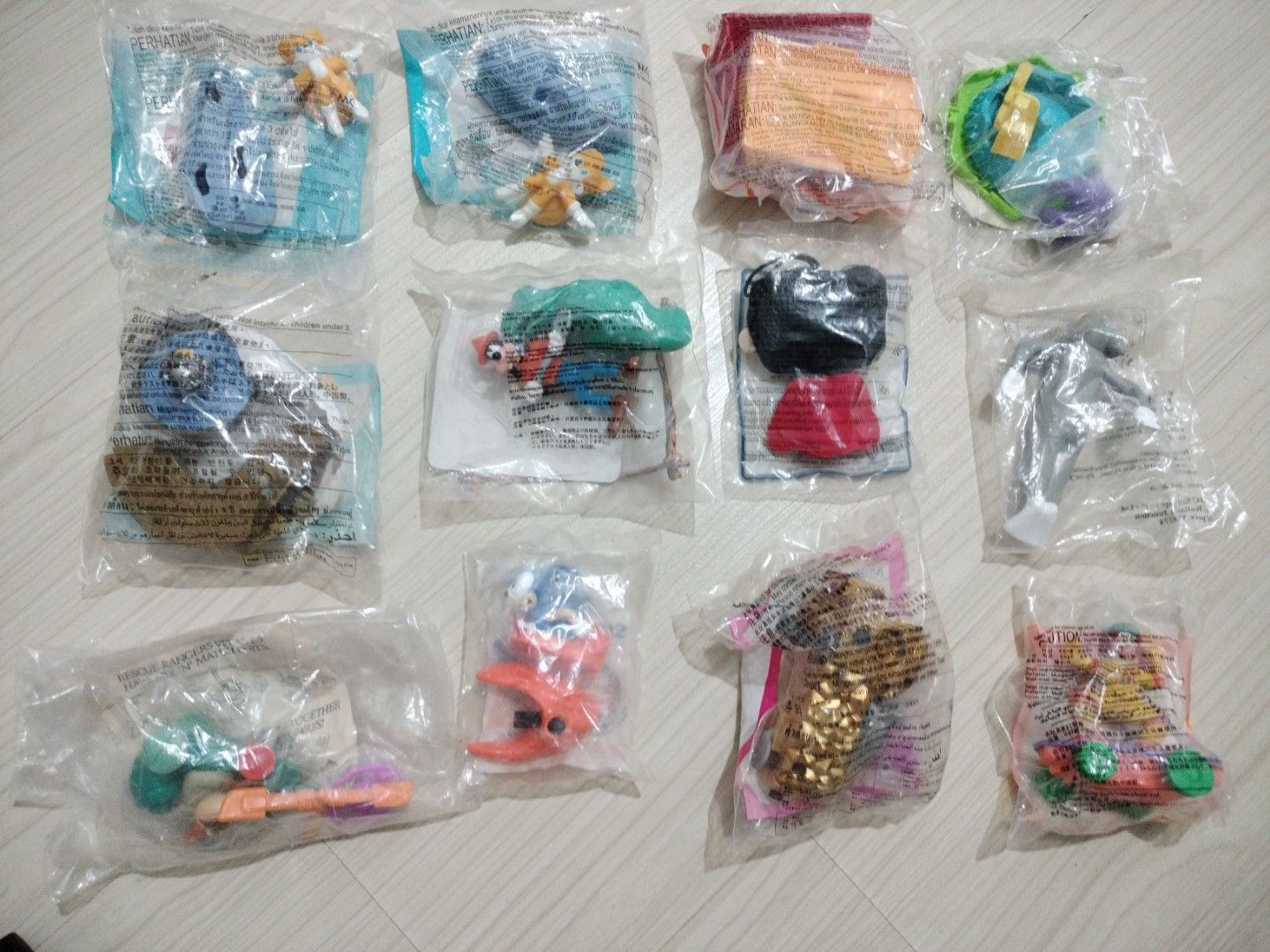 12 Happy Meal Toys Sonic 2, Sonic 3, Chip&Dale, DC