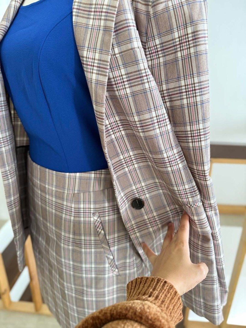 8 Seconds Coordinates (Category: Sets or Coordinates) located in Baguio. Submitted by asna_taku (Listing ID 1359855016, Image 2). Description: 8seconds coordinates Xs blazer Oversized fit (pwede til semi L) M skirt 27” via TM.