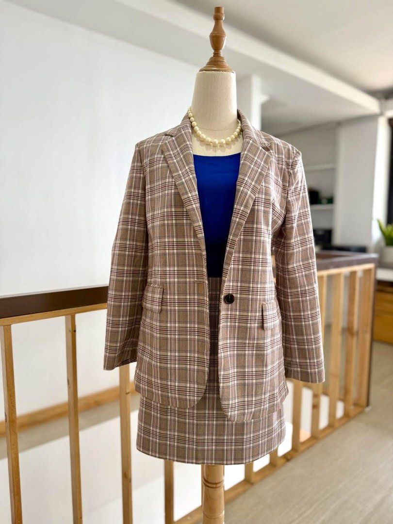 8 Seconds Coordinates (Category: Sets or Coordinates) located in Baguio. Submitted by asna_taku (Listing ID 1359855016, Image 1). Description: 8seconds coordinates Xs blazer Oversized fit (pwede til semi L) M skirt 27” via TM.