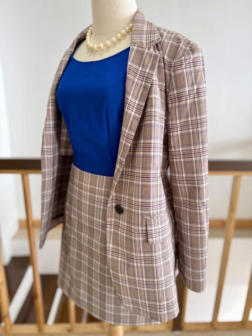 8 Seconds Coordinates (Category: Sets or Coordinates) located in Baguio. Submitted by asna_taku (Listing ID 1359855016, Image 3). Description: 8seconds coordinates Xs blazer Oversized fit (pwede til semi L) M skirt 27” via TM.