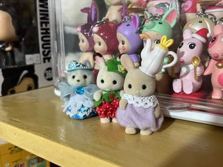 Assorted Sylvanian Families (Read Description)