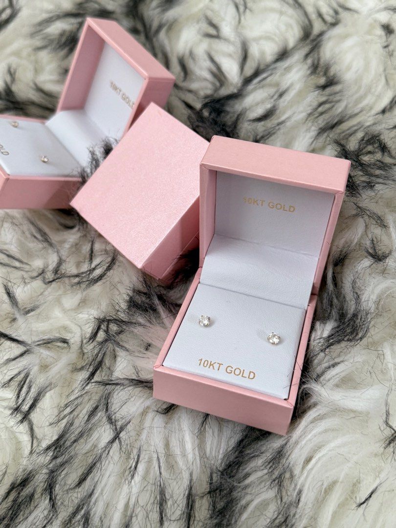 Baby Earrings 10KT Gold (Category: Earrings) located in San Juan City. Submitted by Charless129 (Listing ID 1359892131, Image 3). Description: -Baby Earrings P 2000 per pair -10KT gold [Negotiable for sure buyer].