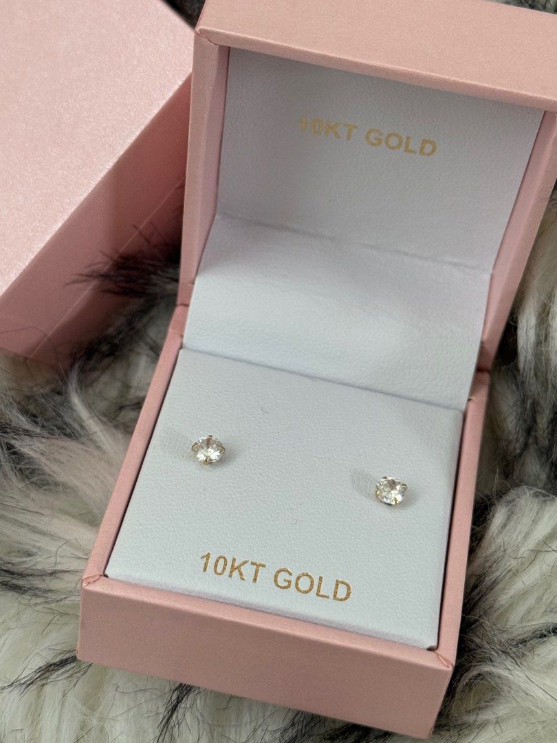 Baby Earrings 10KT Gold (Category: Earrings) located in San Juan City. Submitted by Charless129 (Listing ID 1359892131, Image 2). Description: -Baby Earrings P 2000 per pair -10KT gold [Negotiable for sure buyer].