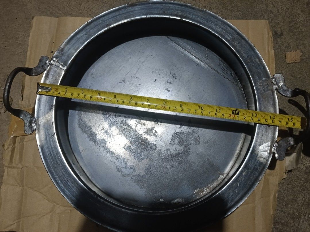 Big Iron Dumpling Pot (Category: Cookware & Accessories) located in Batangas. Submitted by baning_finds (Listing ID 1359976587, Image 2). Description: big and thick iron pot material: stainless steel. not sure what grade but It's like the one they use in burger griller.