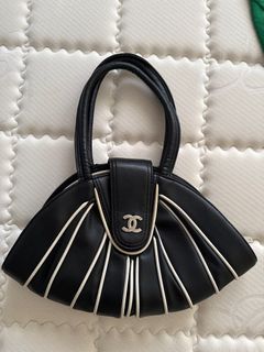 Rare Vintage Chanel fan bag