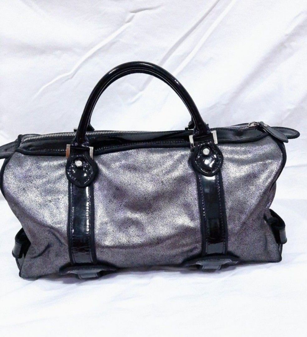 Chariol boston speedy metallic silver bag (Category: Luxury Bags & Wallets) located in Batangas. Submitted by thevanitychamber (Listing ID 1359879061, Image 3). Description: .