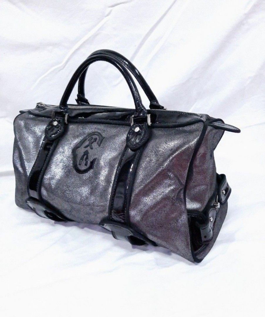 Chariol boston speedy metallic silver bag (Category: Luxury Bags & Wallets) located in Batangas. Submitted by thevanitychamber (Listing ID 1359879061, Image 2). Description: .