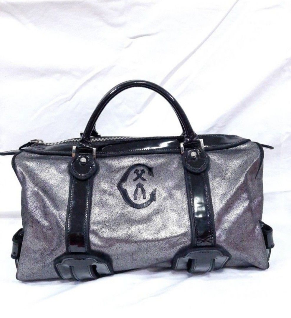 Chariol boston speedy metallic silver bag (Category: Luxury Bags & Wallets) located in Batangas. Submitted by thevanitychamber (Listing ID 1359879061, Image 1). Description: .