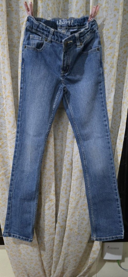 Crazy 8 skinny jeans for boys (Category: Babies & Kids Fashion) located in Manila. Submitted by jolimerl (Listing ID 1359967965, Image 1). Description: outgrown, decluttering Crazy 8 skinny jeans waist 22 in length 31 in.
