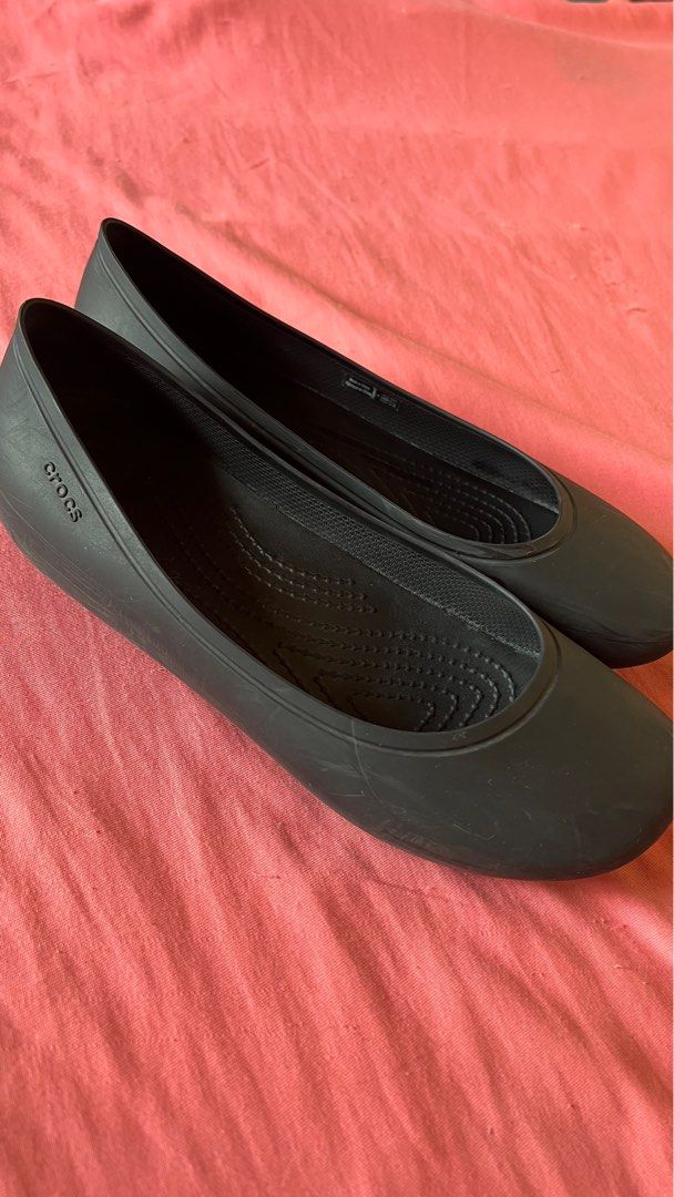 Crocs Brooklyn Flat (Category: Flats & Sandals) located in Taguig. Submitted by declutter67 (Listing ID 1359890090, Image 1). Description: - got it from Megamall (3,245) Lalamove only.
